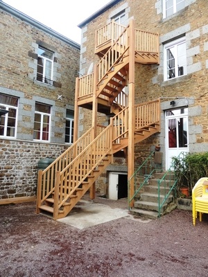 Escalier extérieur en assaméla
