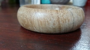 Un bracelet femme en chêne