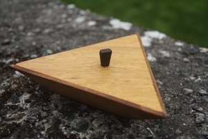 Boite en bois triangulaire