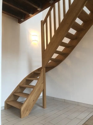 Petit escalier chêne