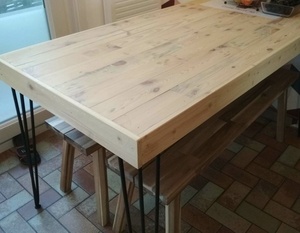 Table palette et acier