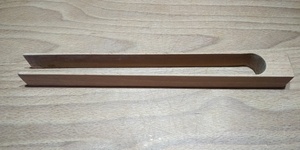 Pince à pain grillé