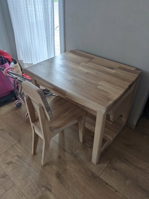 Bureau et chaise pour ma fille.