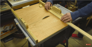 Luge pour banc de scie