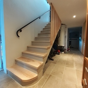 Habillage escalier béton