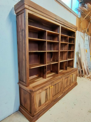 Bibliothèque en noyer