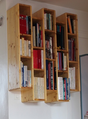 Bibliothèque coupée décalée