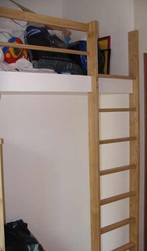 Échelle et mini garde-corps de mezzanine