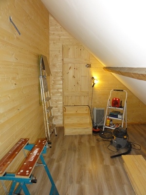 Vue de l'ensemble depuis le fond de la pièce