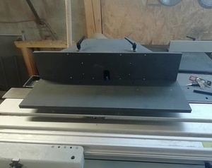 Table pour porte fraise en bout d'arbre