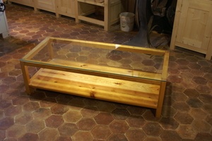 Table basse avec dessus en verre
