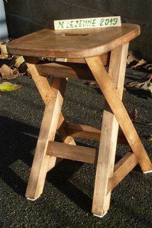 Tabouret : variante de façon chevalet de sciage