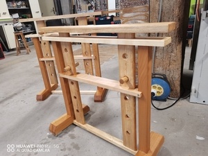 2 tréteaux réglables.