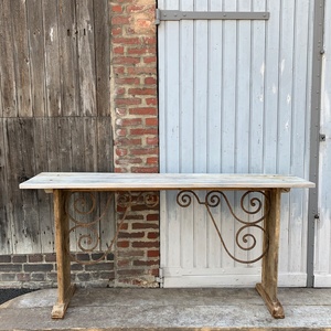 Console vieux bois patiné et fer forgé.