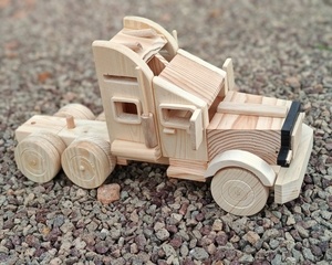 Camion américain kenworth en bois