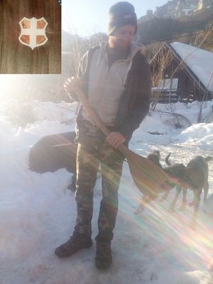 Une pelle a neige...une cuillère...une pagaie ?