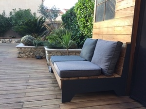 Plancher et canapé extérieur
