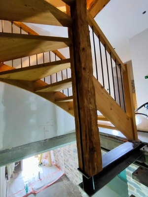 Escalier sur 2 niveaux