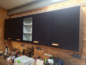 Des placards pour l'atelier.