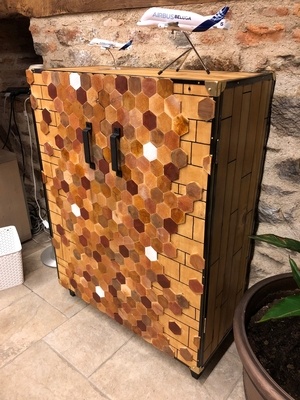 Bar à damier hexagonal