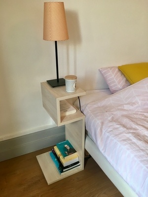 Table de chevet /Assise