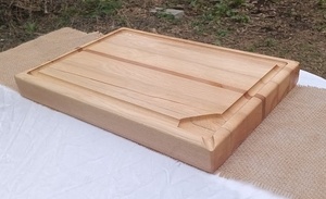 Planche à découper en Frêne avec un accent de Merisier