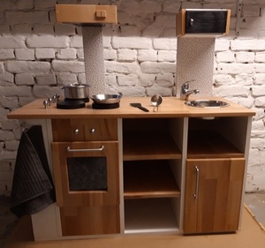 Cuisine pour enfant en hêtre