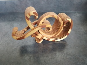 Sculpture imbriquée.