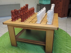 Table basse  avec jeux d'échecs