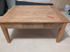 Table basse sur base de récupération