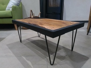 Table basse olivier et valchromat, piétement en acier