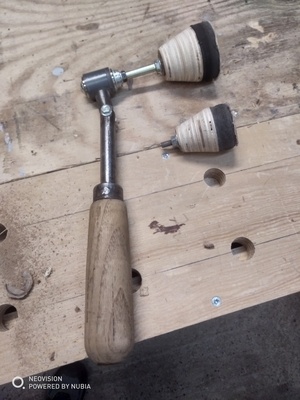 Outil de tournage pour finition