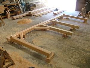 Une charpente de terrasse couverte en mélèze