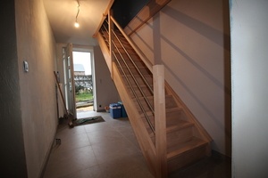 Escalier droit en hêtre avec garde corps bois/inox