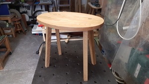 Petite table en chêne