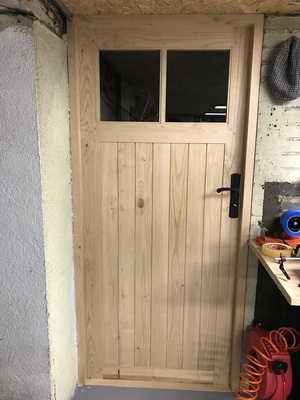 Porte d'intérieur de services en châtaignier