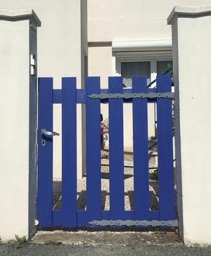 Remplacement portillon bois lasuré