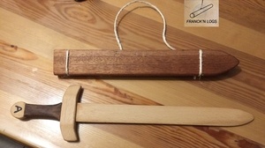 Epée en bois pour petit chevalier!!!