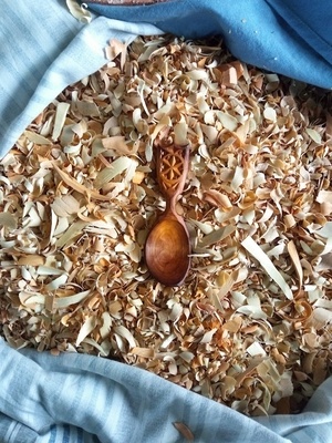 8ème cuillère de 2023 : Cuillère en Cerisier à fleur cuite au four.