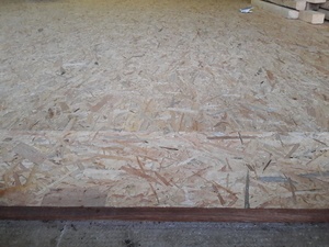 Plancher OSB sur dalle après mise de niveau (chape sèche)