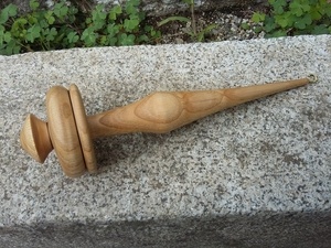 Un fuseau pour filer la laine