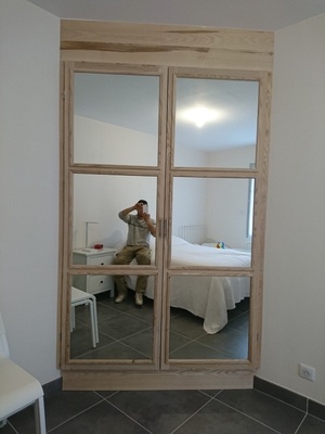 Placard d'angle avec porte en frêne