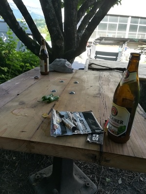 Plateau de table en vieilles poutres