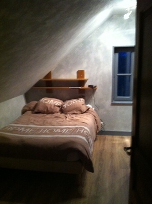 Une étagère en chene