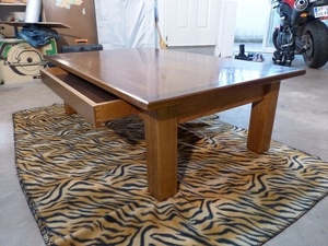 Table basse en frêne