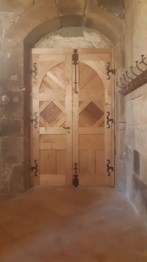 Porte d'entrée d'un manoir