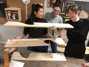 Etagère avec ouverture pour chat