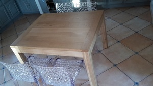 Une table