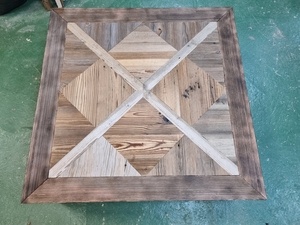 Table basse en mélèze bruler