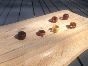 Plein de boucles d'oreilles